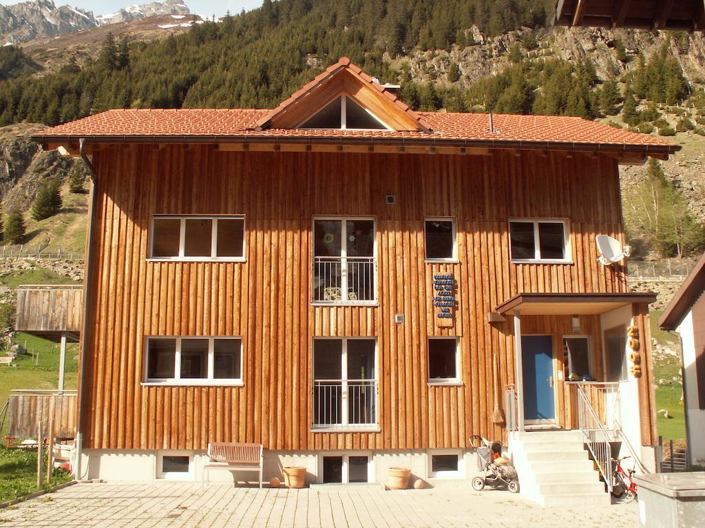 Ferienwohnung Gaestehaus Fuerlauwi Meien Exteriör bild